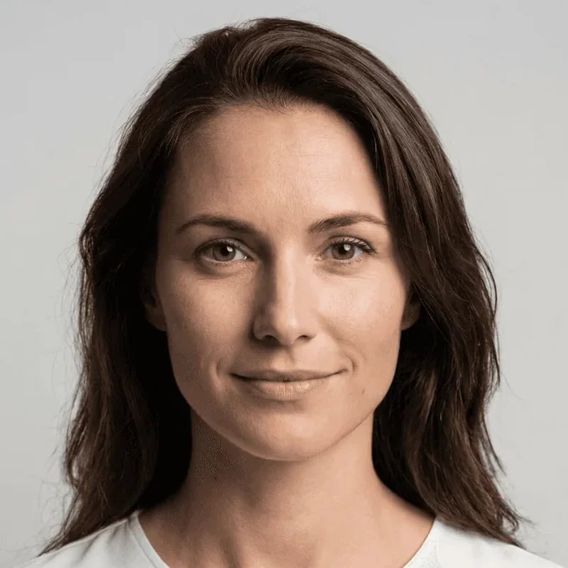 Clara W., Customer Success bei Blacklyne Recruiting